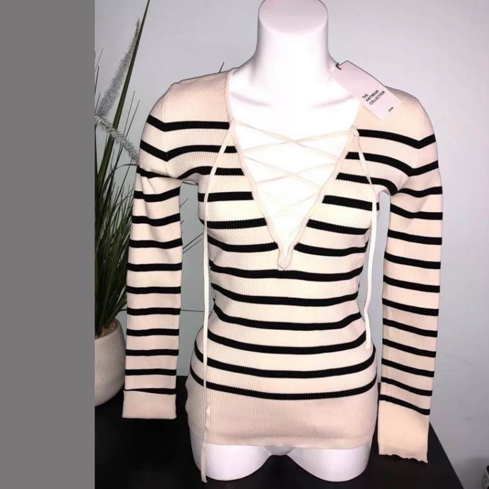 SOLD!!! NWT Zara V Neck Lace Up Striped Long Sleeve Top